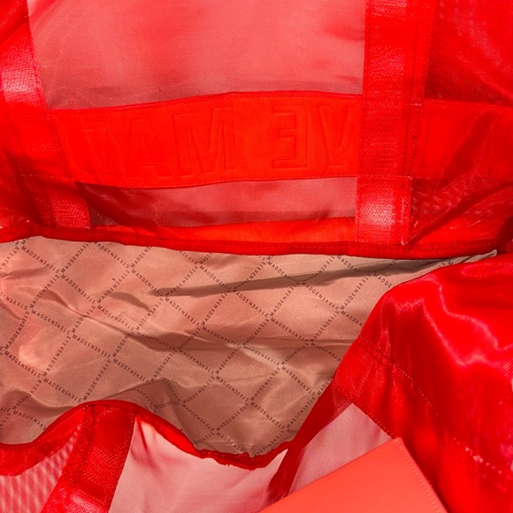 Stylish coral/ orange Steve Madden Tote Bag - Picture 4 of 9